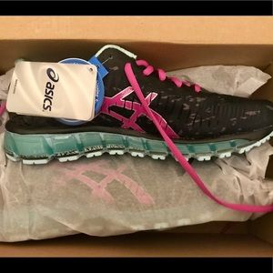 Brand new ASICS Gel Quantum 360 size 9